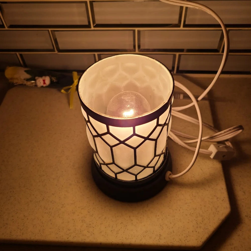 Elegant Black and White Candle Warmer For Sale